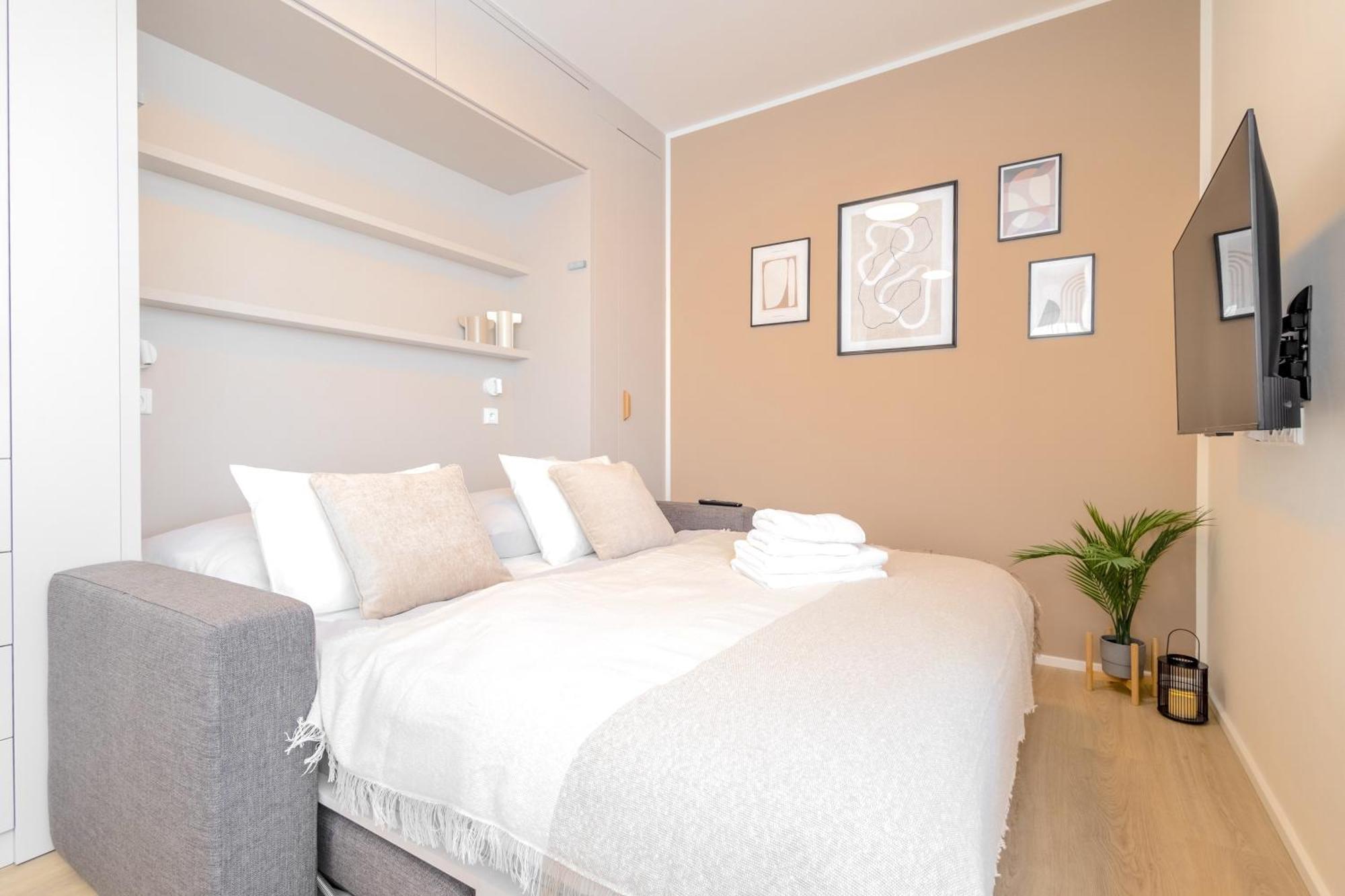 Bright 2Br - 7Th Floor, Balcony, Free Parking By Gravity Prague Lejlighed Eksteriør billede