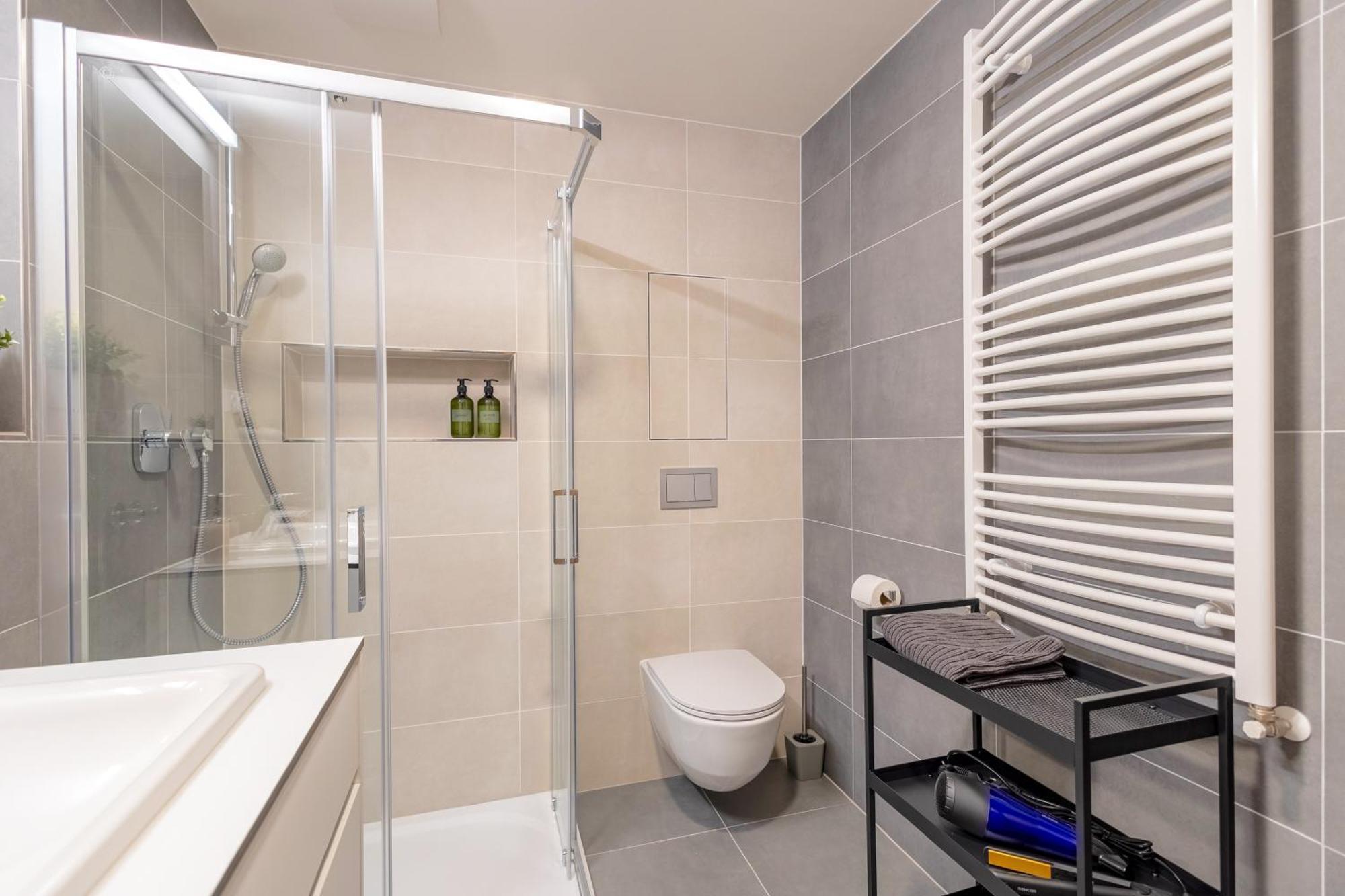Bright 2Br - 7Th Floor, Balcony, Free Parking By Gravity Prague Lejlighed Eksteriør billede