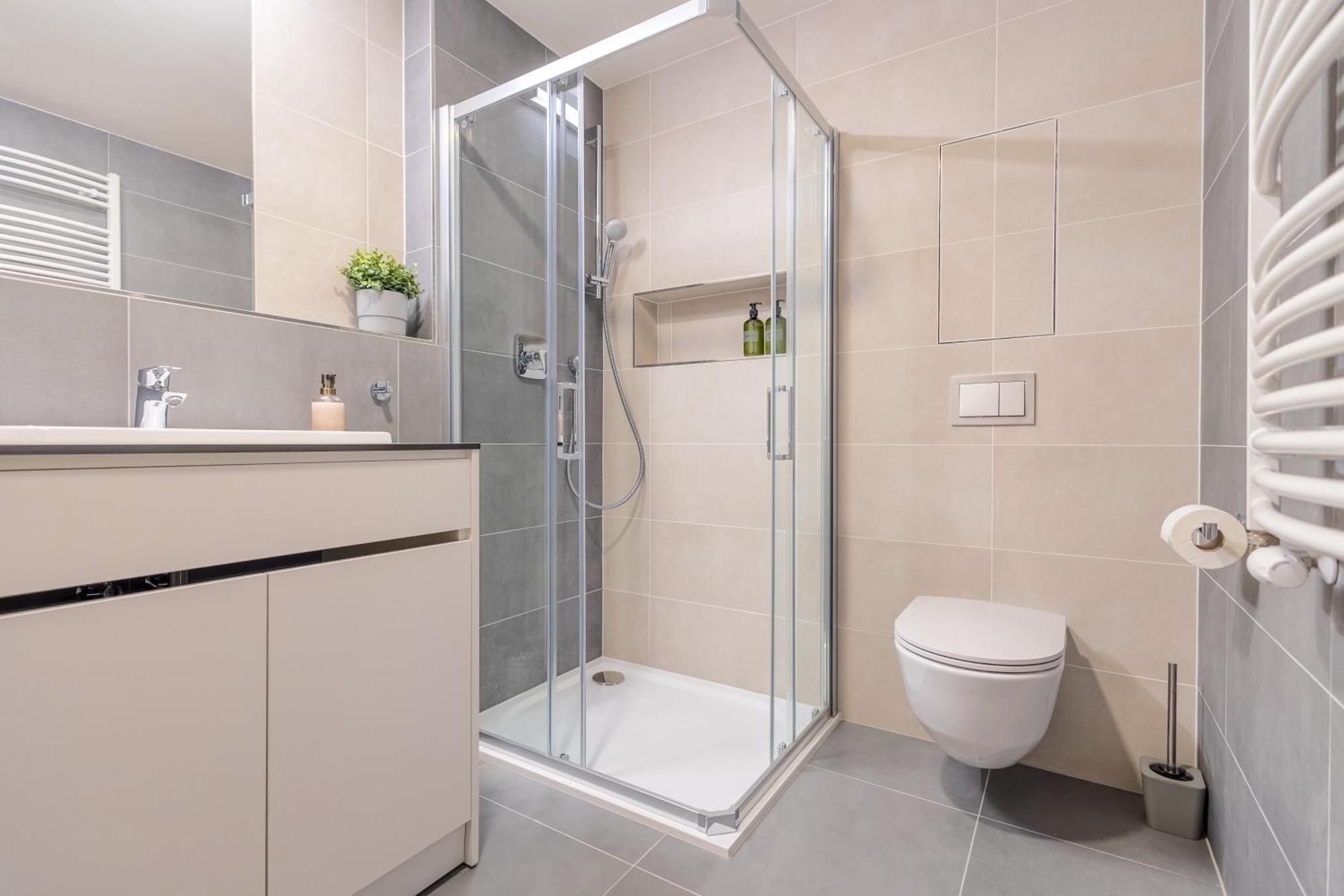 Bright 2Br - 7Th Floor, Balcony, Free Parking By Gravity Prague Lejlighed Eksteriør billede