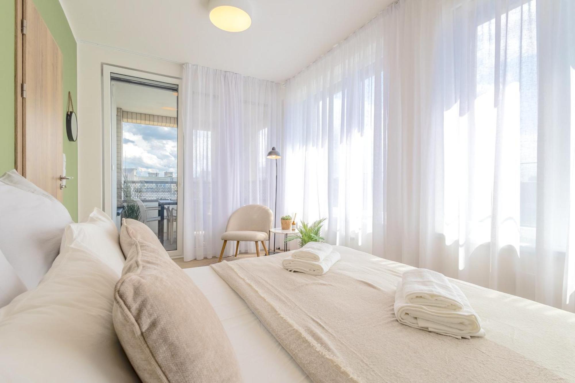 Bright 2Br - 7Th Floor, Balcony, Free Parking By Gravity Prague Lejlighed Eksteriør billede