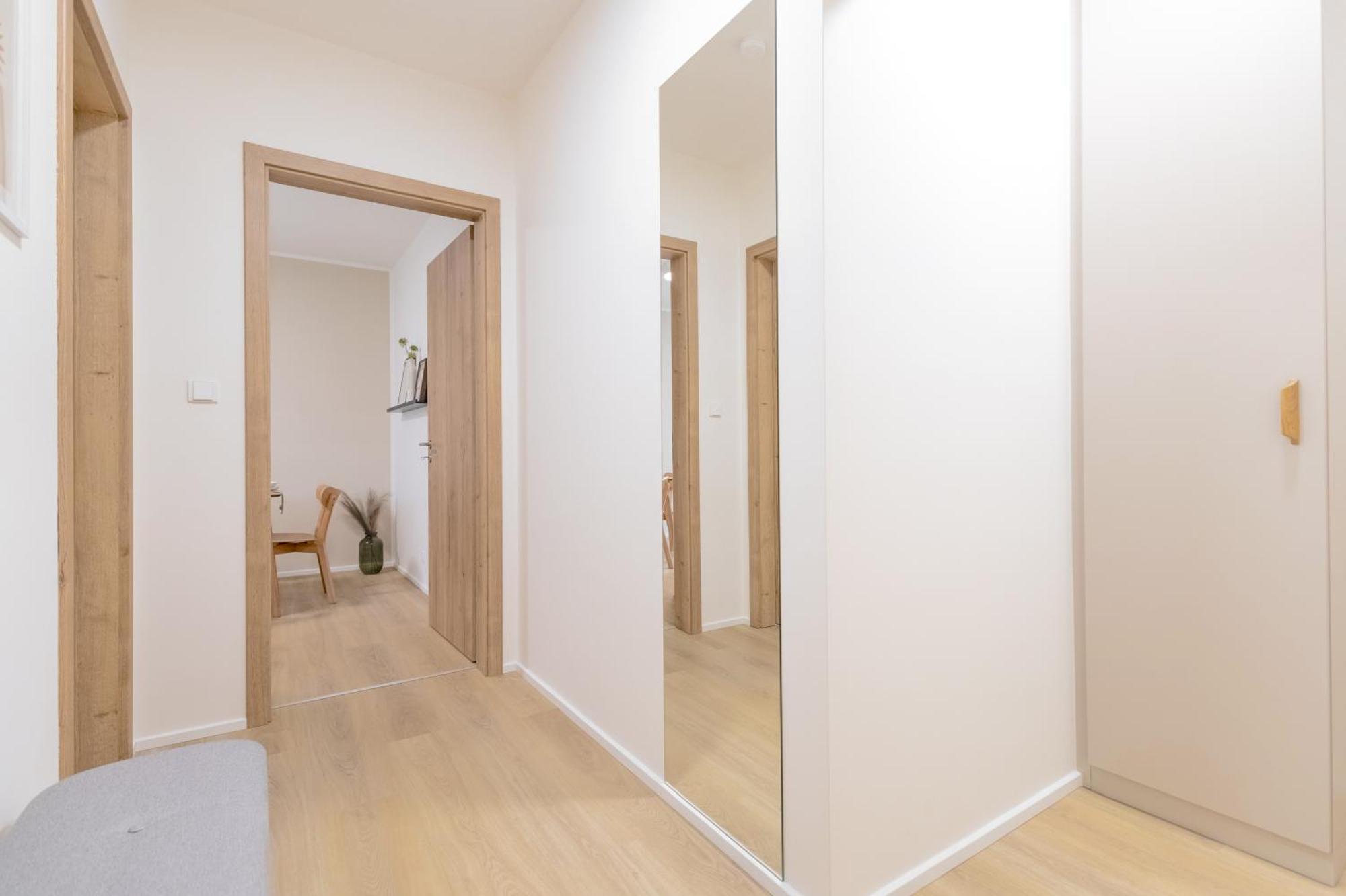 Bright 2Br - 7Th Floor, Balcony, Free Parking By Gravity Prague Lejlighed Eksteriør billede