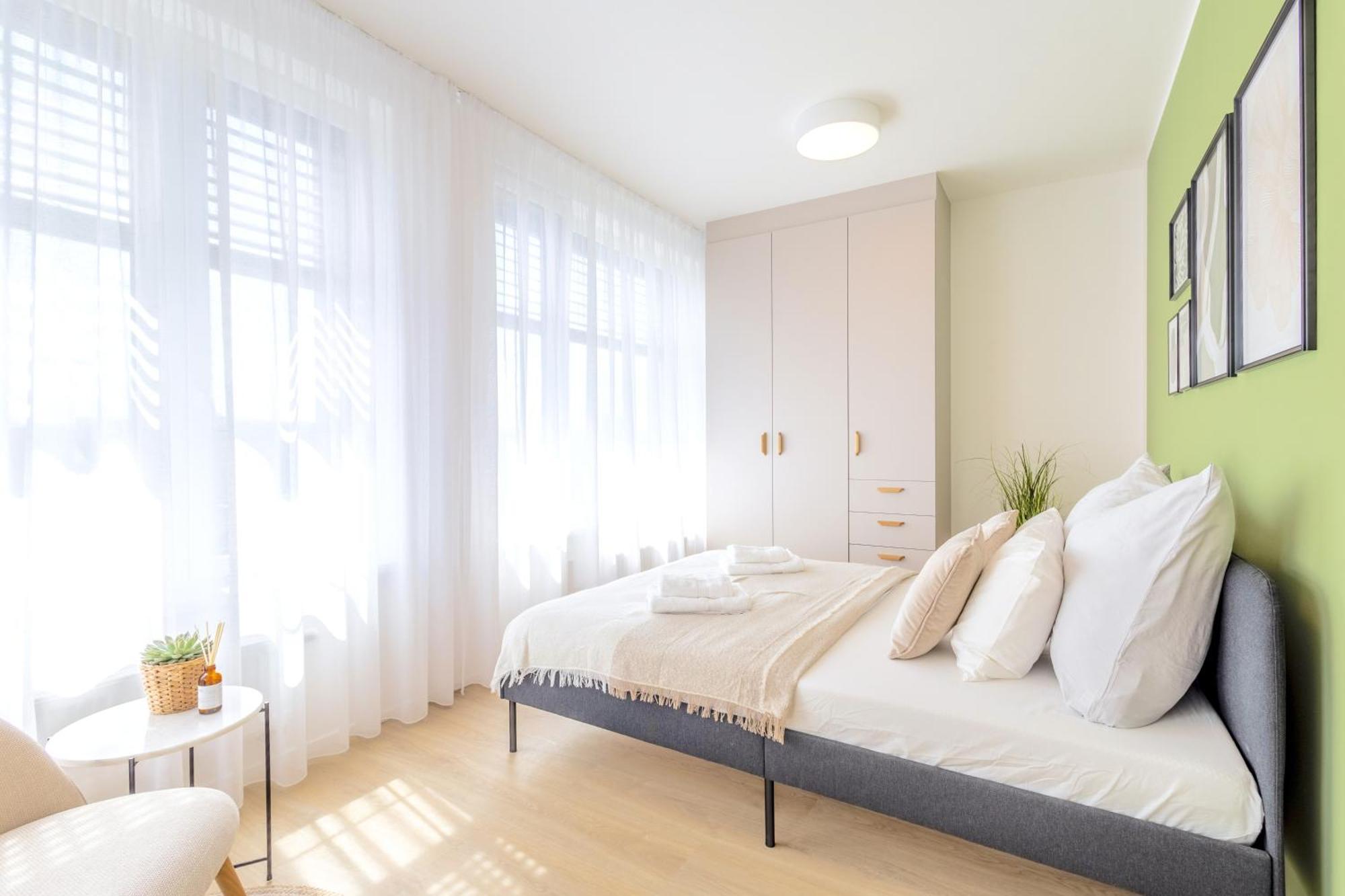 Bright 2Br - 7Th Floor, Balcony, Free Parking By Gravity Prague Lejlighed Eksteriør billede